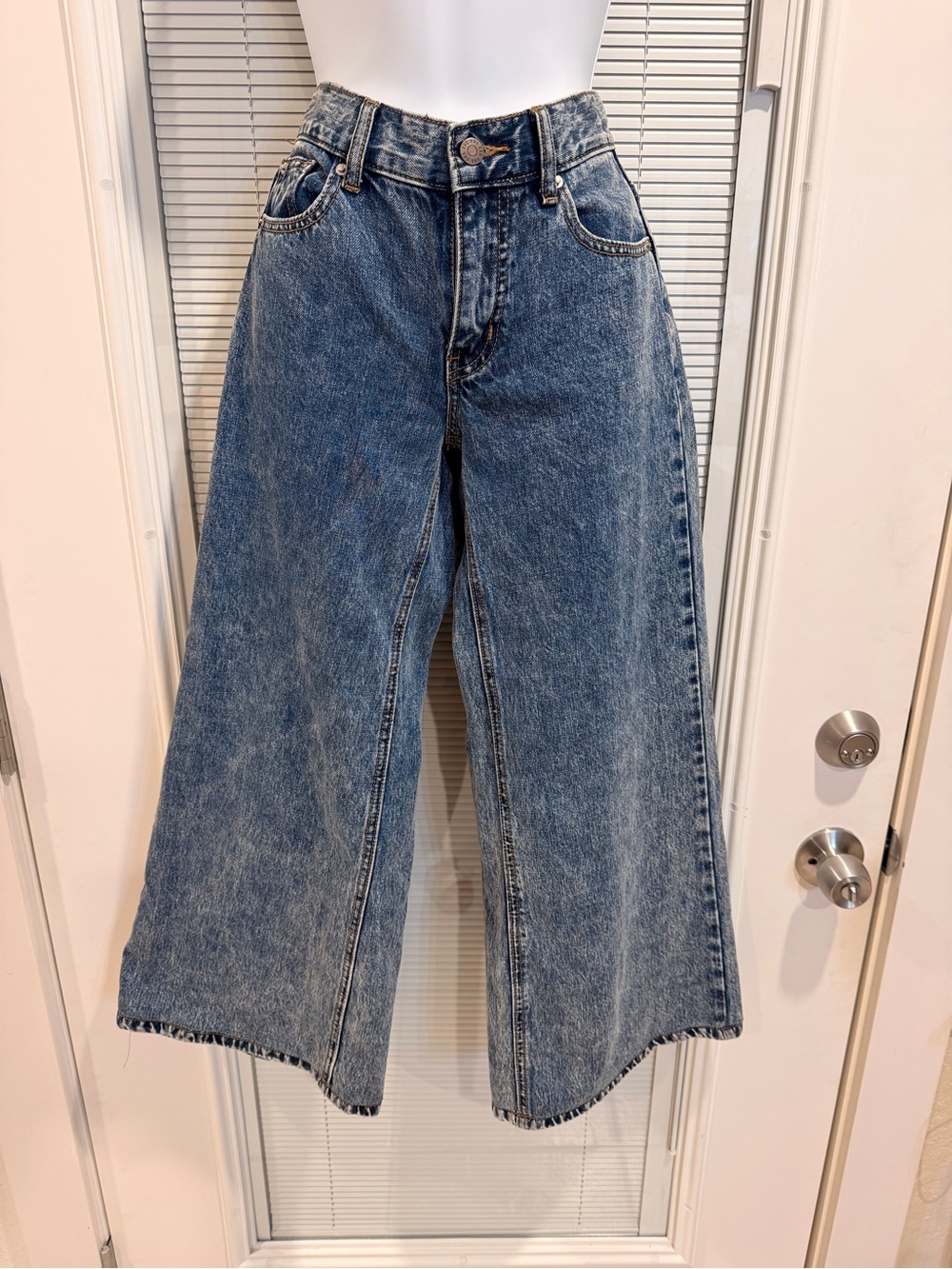 BDG Vintage Wash Wide-Leg High-Rise Jeans - Blue